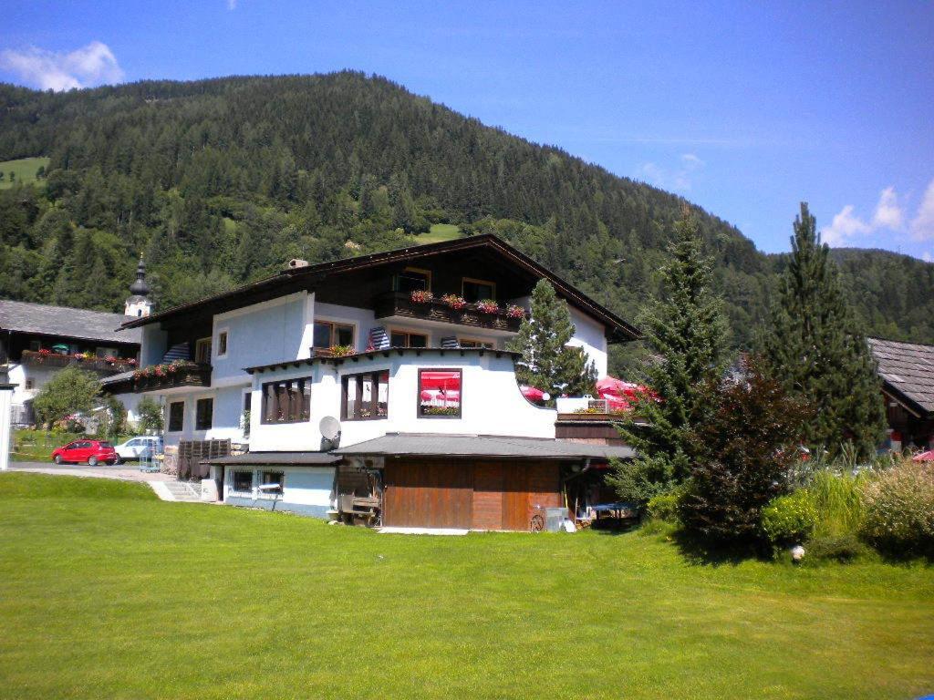 Gaestehaus Sagmeister Bed and Breakfast Bad Kleinkirchheim Exteriör bild