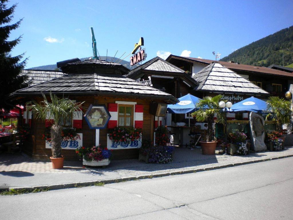 Gaestehaus Sagmeister Bed and Breakfast Bad Kleinkirchheim Exteriör bild